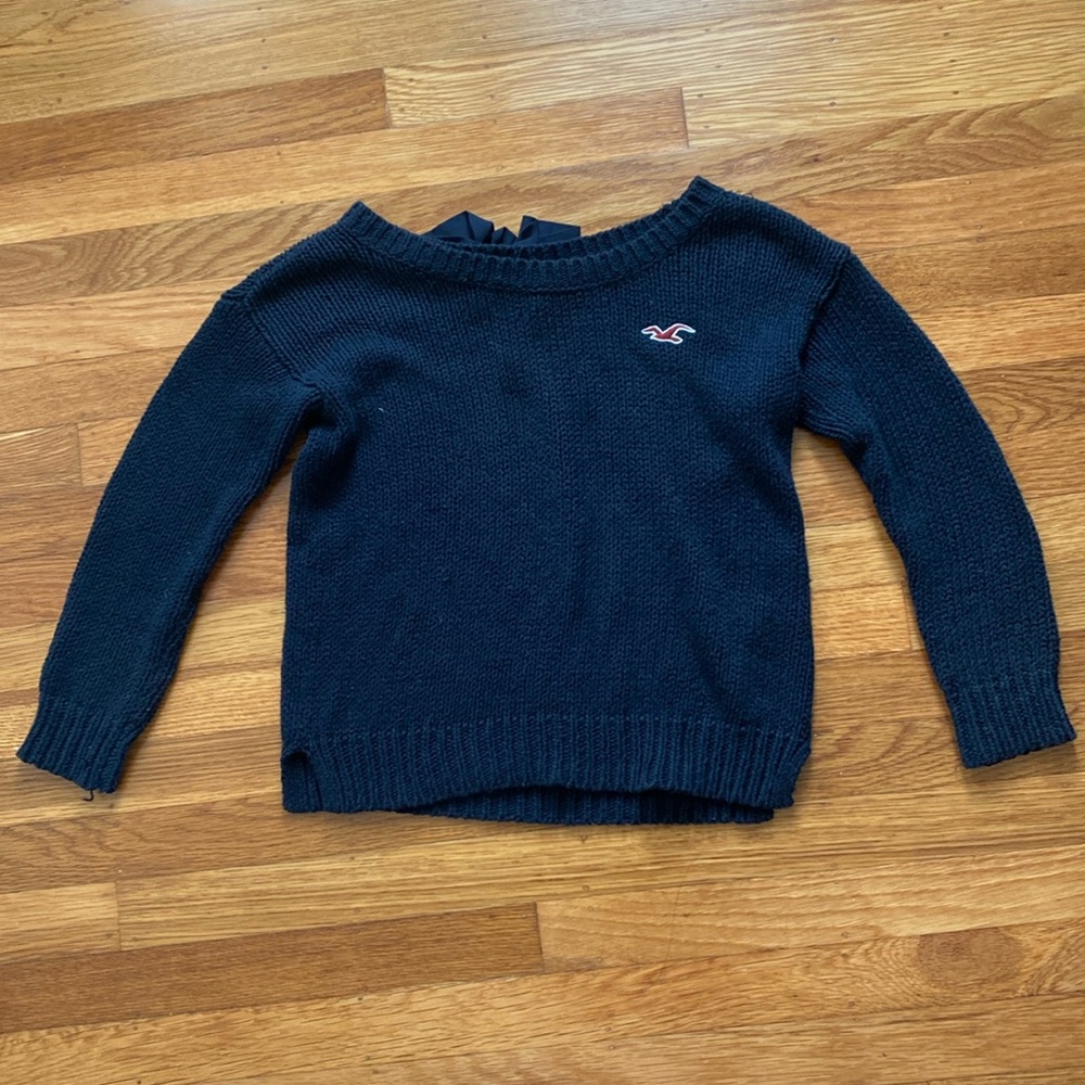 Hollister Size Extra Small Blue Knit sweater with a black bow on the back